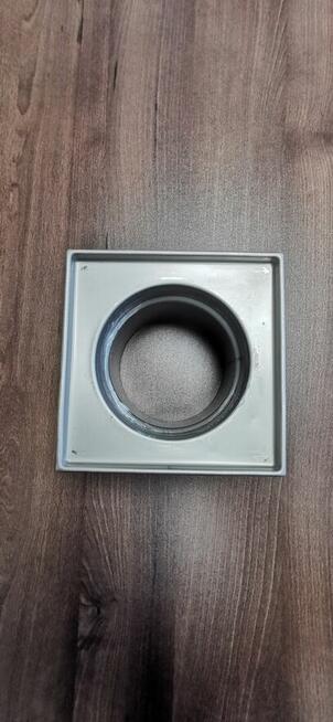 Kratka ściekowa ze stali nierdzewnej 150x150 DN110 Pionowa