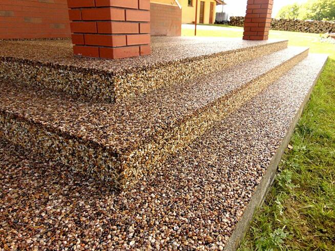 Kamienny dywan, posadzki żywiczne na taras, schody, balkon