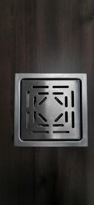 Kratka ściekowa ze stali nierdzewnej 200x200 DN110 Pionowa