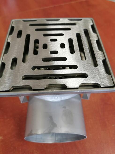 Kratka ściekowa ze stali nierdzewnej 150x150 DN110 Boczna