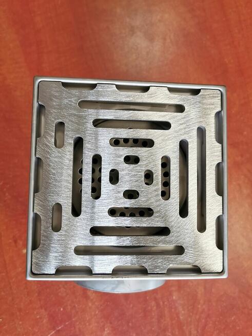 Kratka ściekowa ze stali nierdzewnej 150x150 DN110 Boczna