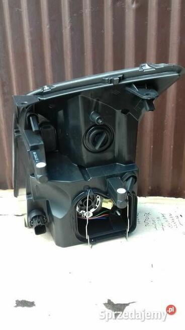 Ford Transit 06r lampa przednia lewa i prawa nowa Europa