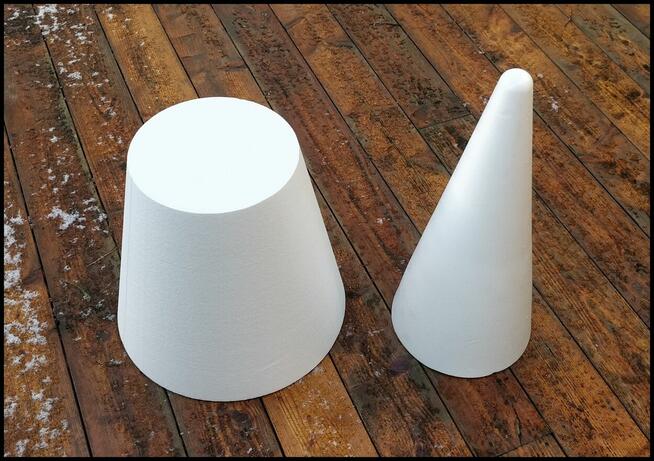 Stożek styropianowy 100cm - 2 części