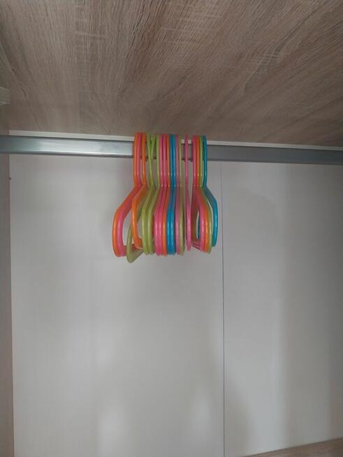 Szafa narożnikowa i regał