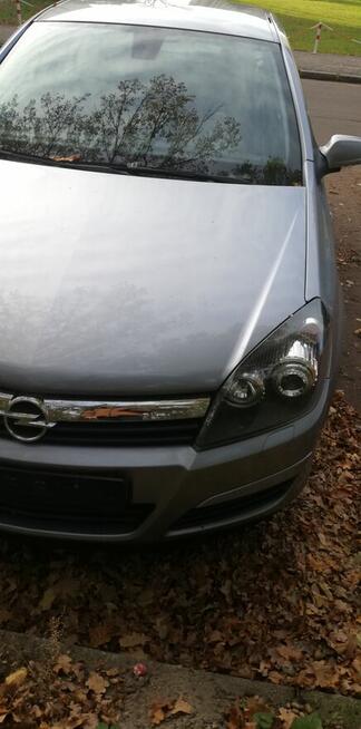 Sprzedam Astrę H 1.6 2004r 105km
