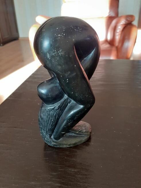 Sprzedam figurkę z bazaltu