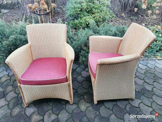 Dwa krzesła do jadalni na taras Lloyd Loom Rattan