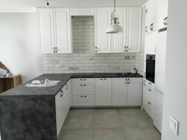 Meble na wymiar, szafy, drzwi przesuwne