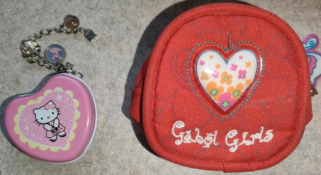 Dla dziewczynki lusterko, portmonetka, szczotka, puzderko it