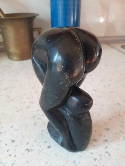 Sprzedam figurkę z bazaltu