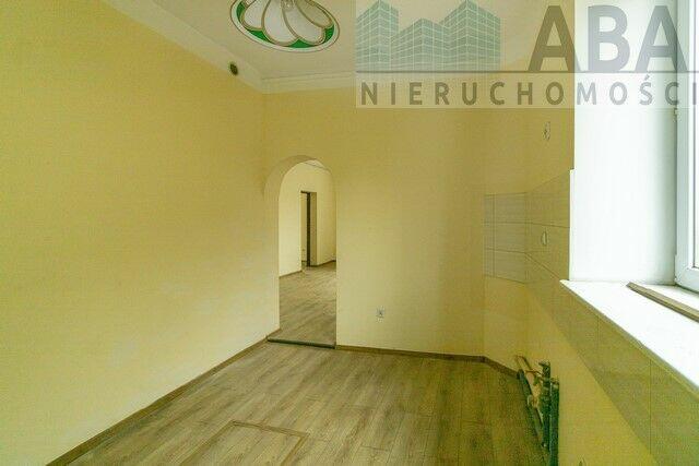 Przestronny piętrowy dom- gm. Przedecz