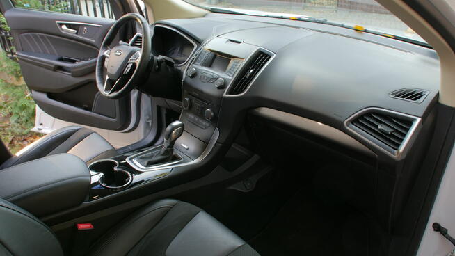 Ford Edge mały przebieg 4x4 2.0 turbo