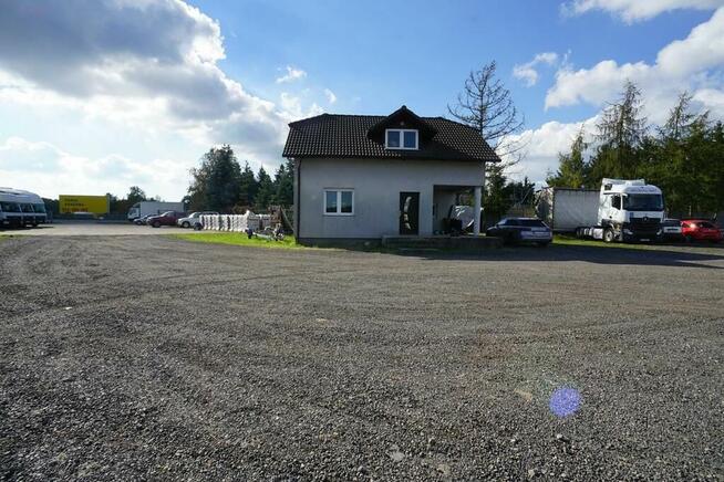 Obiekt komercyjny z działką przy drodze krajowej