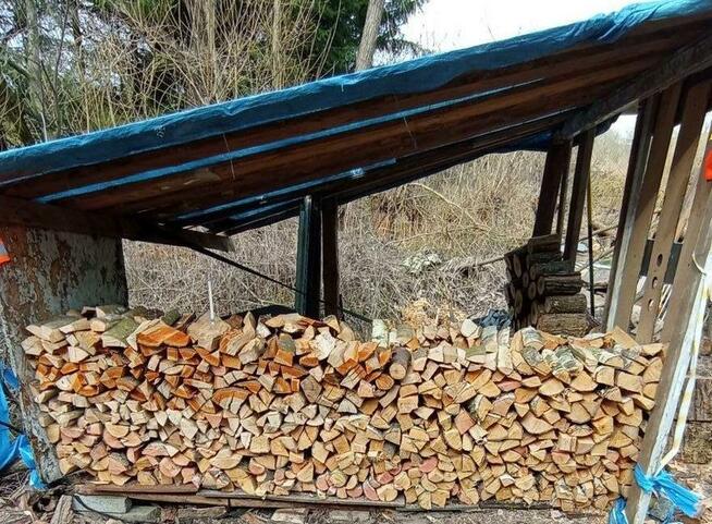 Rozpałka drobno rąbana , sucha .