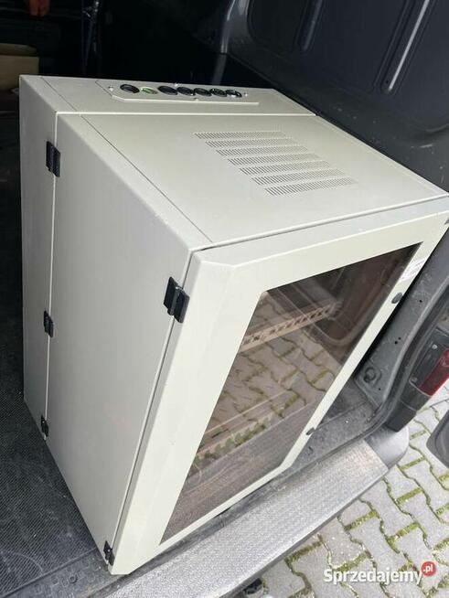 Szafa sieciowa teleinformatyczna