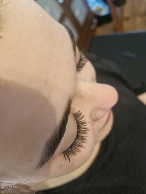 Przedluzanie i zageszczanie rzes