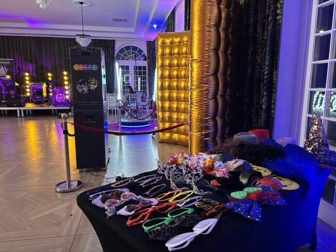 Fotobudka 360. Fotobudka. Ciężki Dym. Fontanny Iskier. Napis