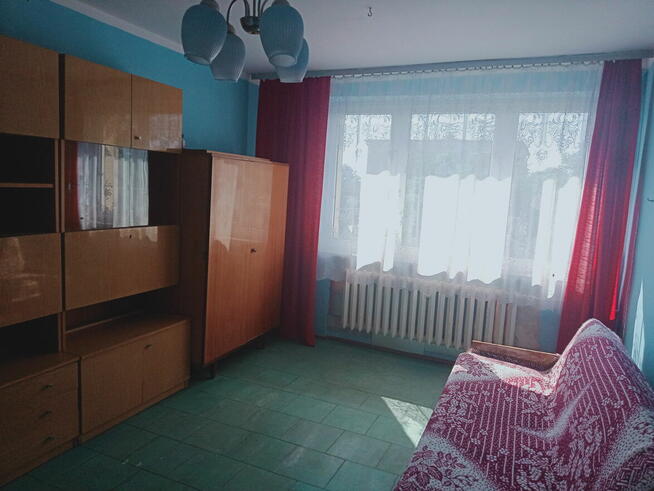 Sprzedam dom 9 pokojowy z garażem, piwnicą i balkonem