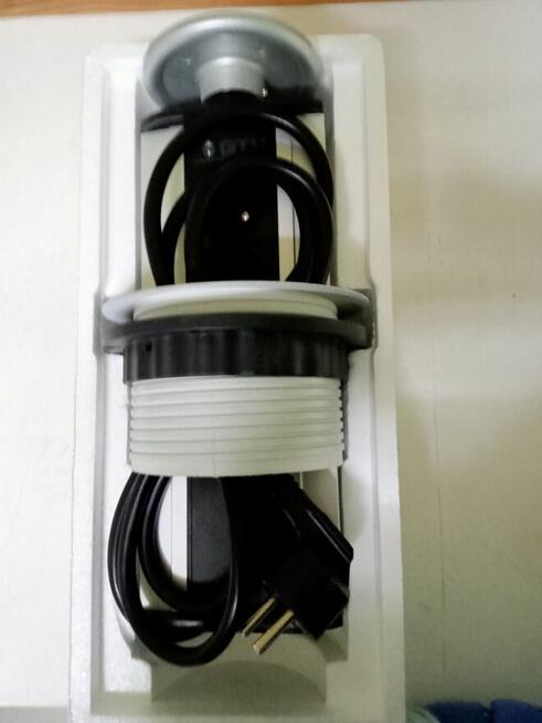 Nowy przedłużacz biurkowy