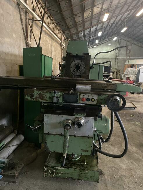 Frezarka uniwersalna FU 321