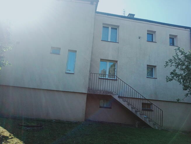 Sprzedam dom 9 pokojowy z garażem, piwnicą i balkonem