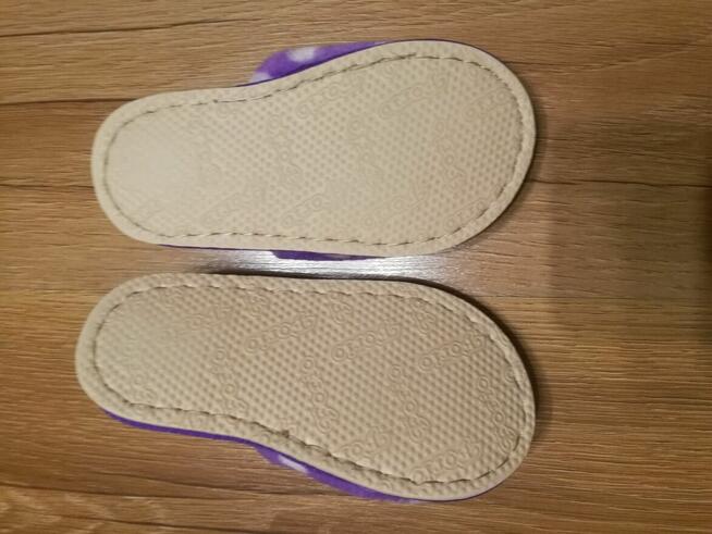 ciepłe kapcie dziecięce w rozmiarze: 24