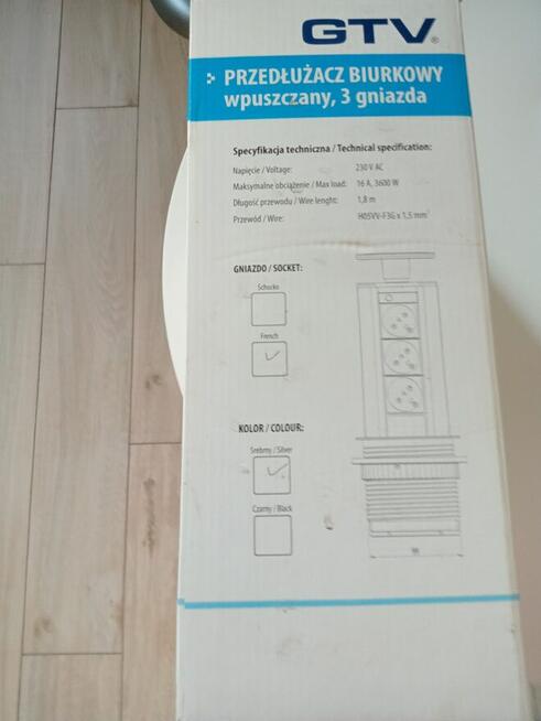 Nowy przedłużacz biurkowy
