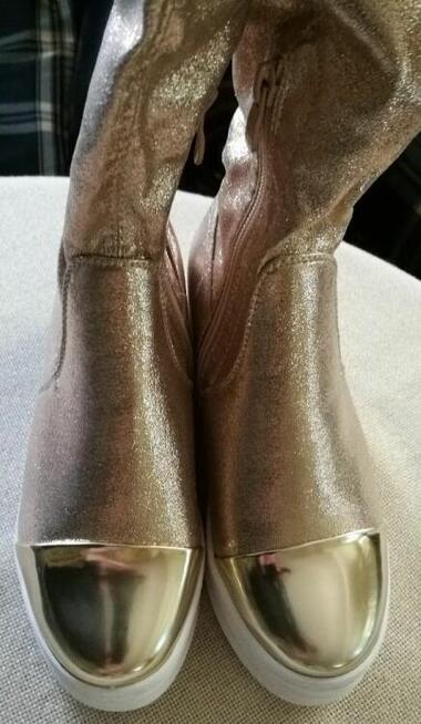 Nienoszone damskie buty marki SUPER WOMAN w rozmiarze: 36