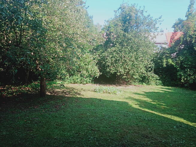 Sprzedam dom 9 pokojowy z garażem, piwnicą i balkonem