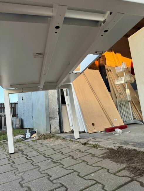 Biurko białe DYNAMOBEL 140x80cm biurka stoły białe do szkół