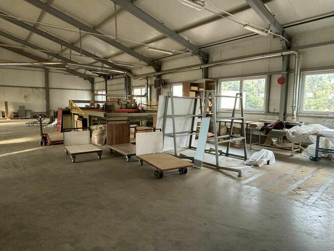 Duży lokal po stolarni z podjazdem dla TIR