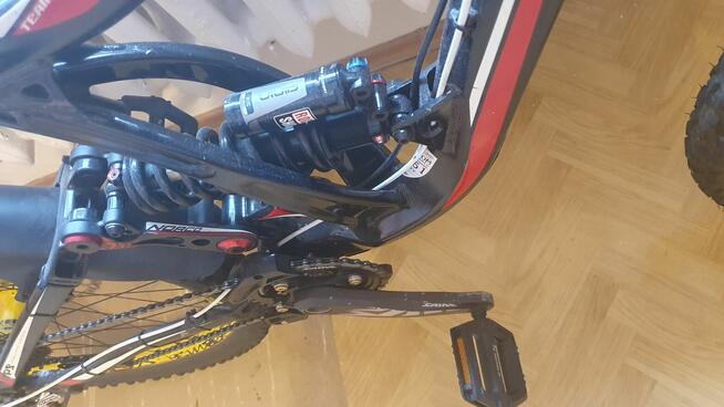 Rower wyczynowy zjazdowy cross dh