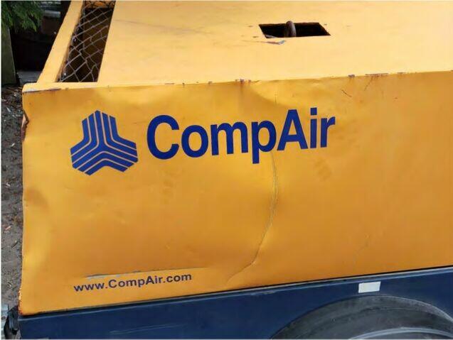 Syndyk sprzeda przyczepę kompresora Compair C 42, rok 2015