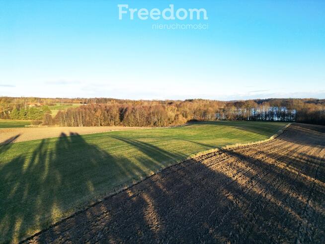 Działka z linia brzegową jeziora