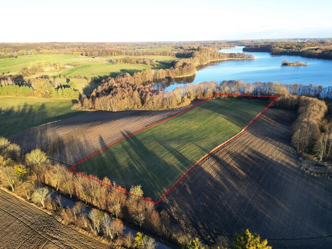 Działka z linia brzegową jeziora