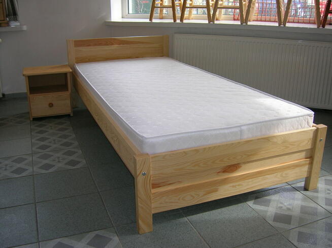 Łózka z drewna sosnowego na zamówienie