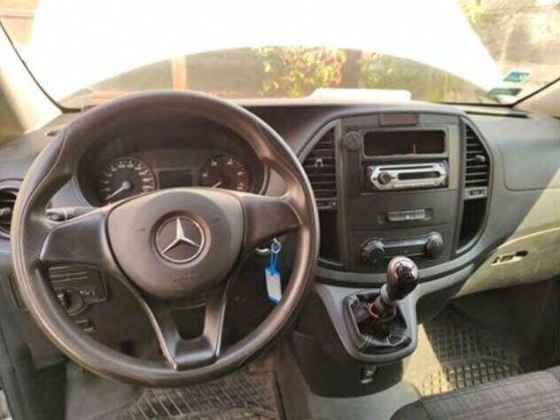 Syndyk sprzeda samochód ciężarowy Mercedes-Benz, VITO2016