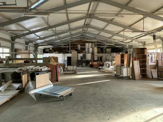 Duży lokal po stolarni z podjazdem dla TIR