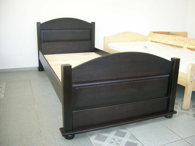 Łózka z drewna sosnowego na zamówienie