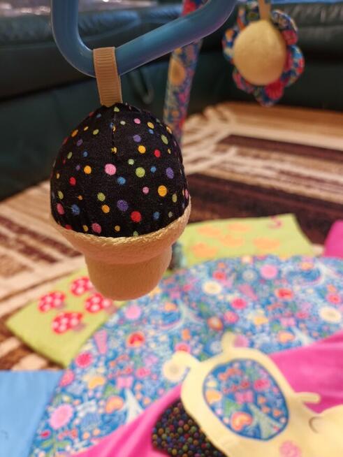 mata edukacyjna dla niemowlęcia w bardzo dobrym stanie