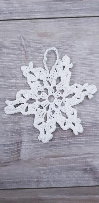 Zestaw starych szydełkowych ozdób na choinkę