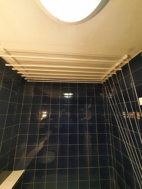 Monter SUSZARKI sufitowej do suszenia prania.