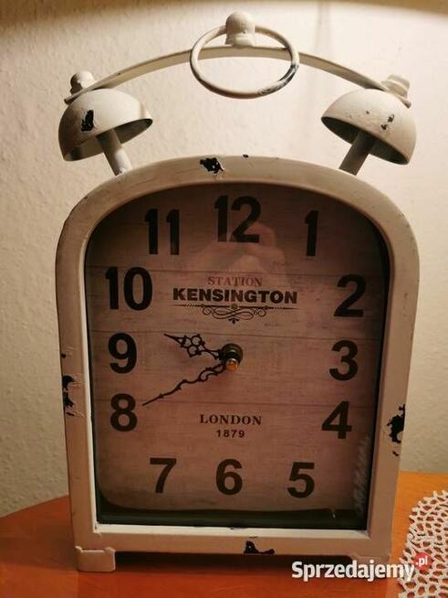 Zegar Kensington Station London biały postarzany Retro Vintage