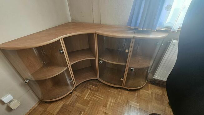 Sprzedam meble niezniszczone.