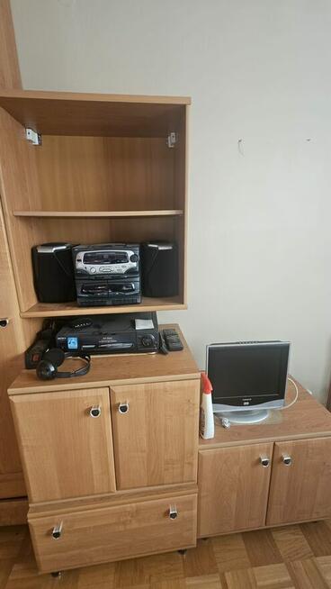 Sprzedam meble niezniszczone.