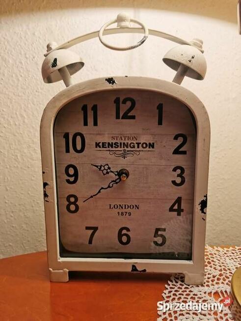 Zegar Kensington Station London biały postarzany Retro Vintage