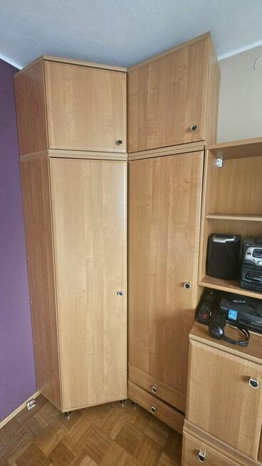 Sprzedam meble niezniszczone.