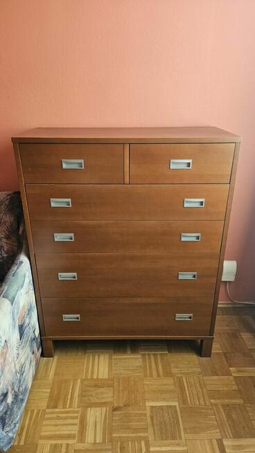 Sprzedam meble niezniszczone.