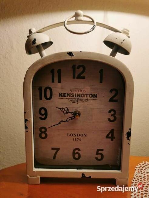 Zegar Kensington Station London biały postarzany Retro Vintage