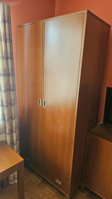 Sprzedam meble niezniszczone.